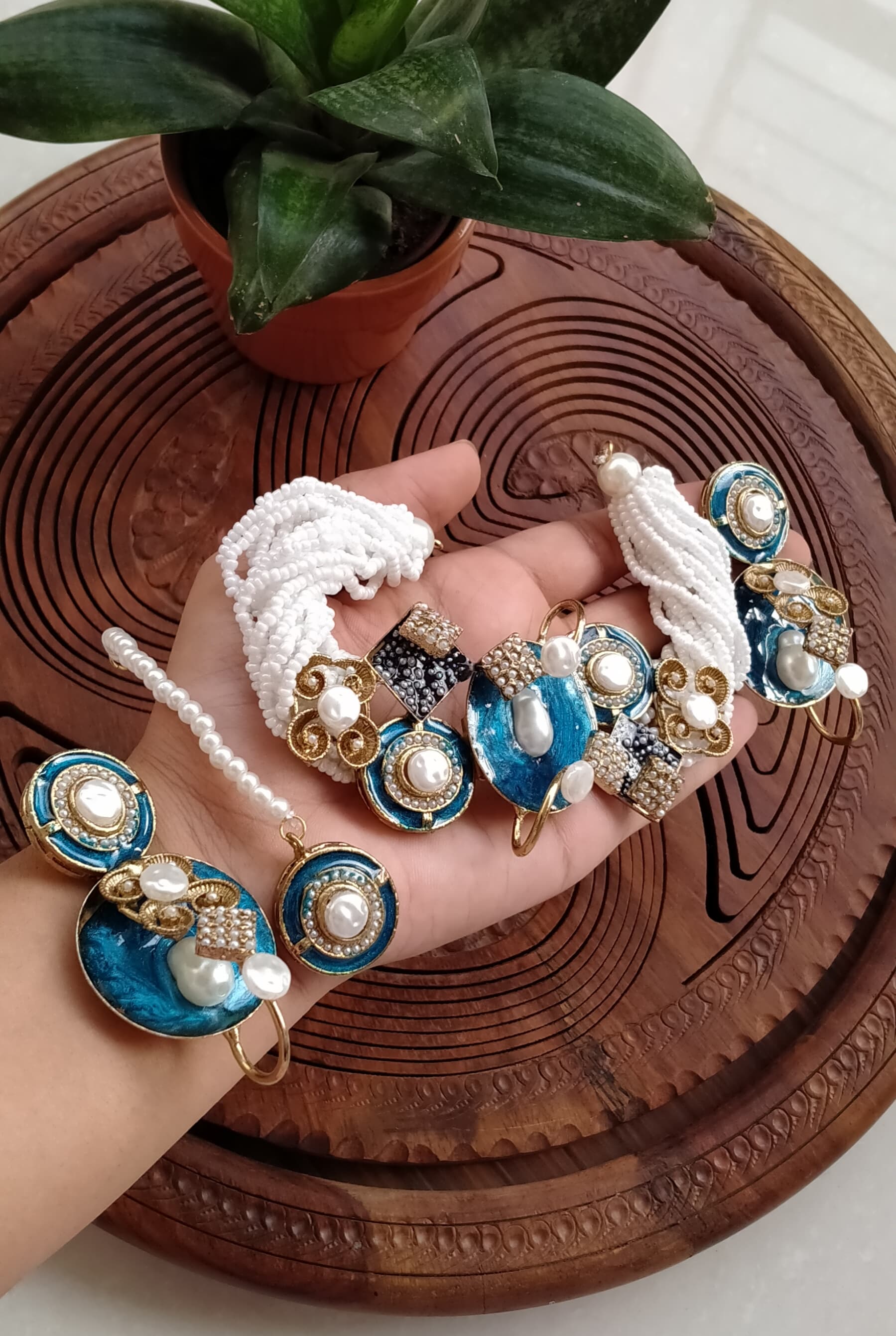 Handmade Meenakari Choker Set (Mother Pearl & Teeka)