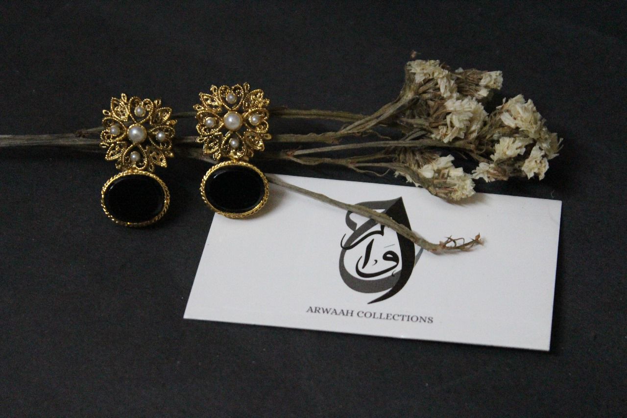 Elegant Zircon flower with Stone