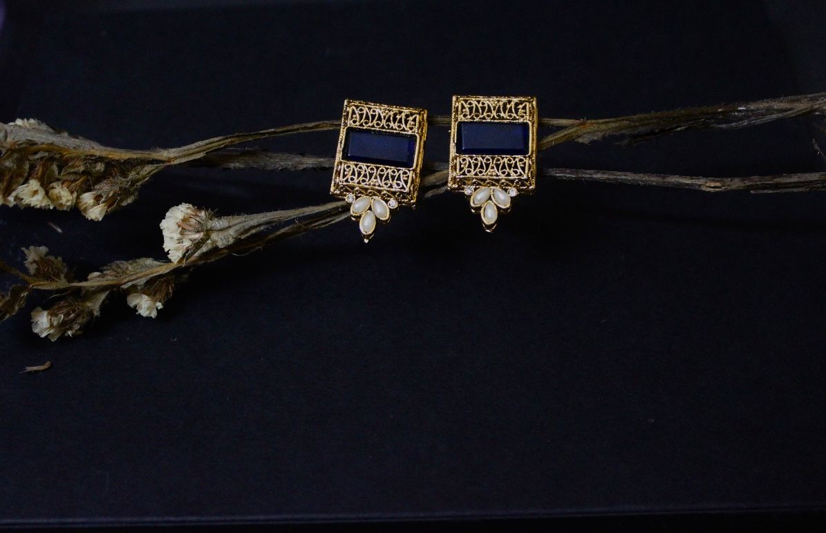 Zircon Gold-Plated Pear Earrings