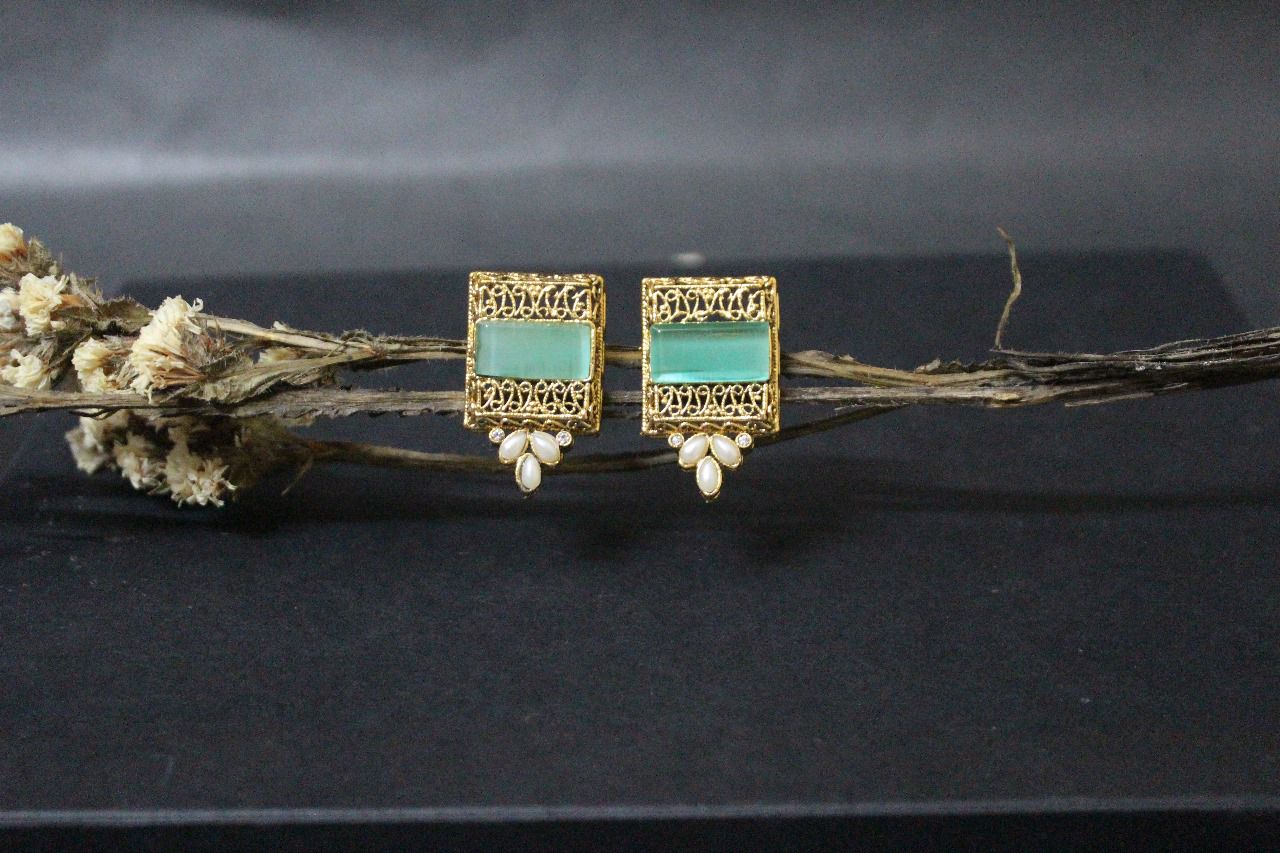 Zircon Gold-Plated Pear Earrings