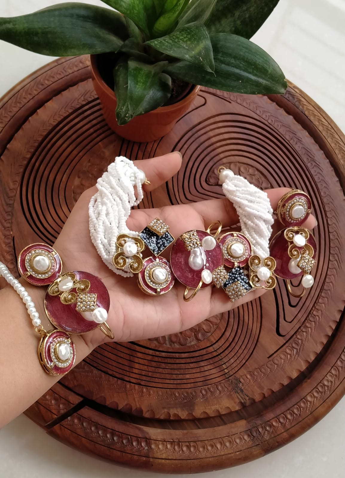 Handmade Meenakari Choker Set (Mother Pearl & Teeka)