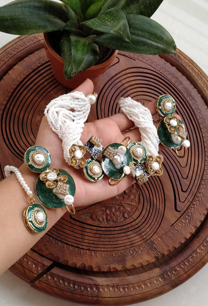 Handmade Meenakari Choker Set (Mother Pearl & Teeka)