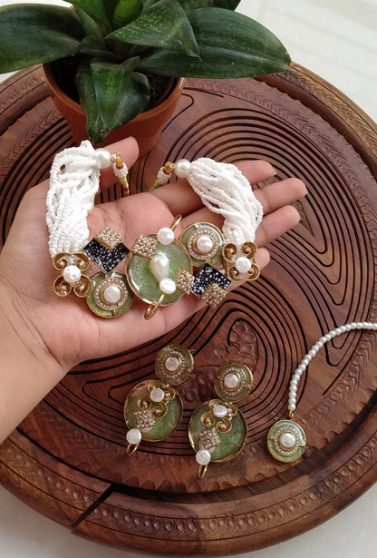 Handmade Meenakari Choker Set (Mother Pearl & Teeka)