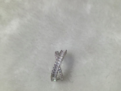 Adjustable Criss-Cross Zircon Ring