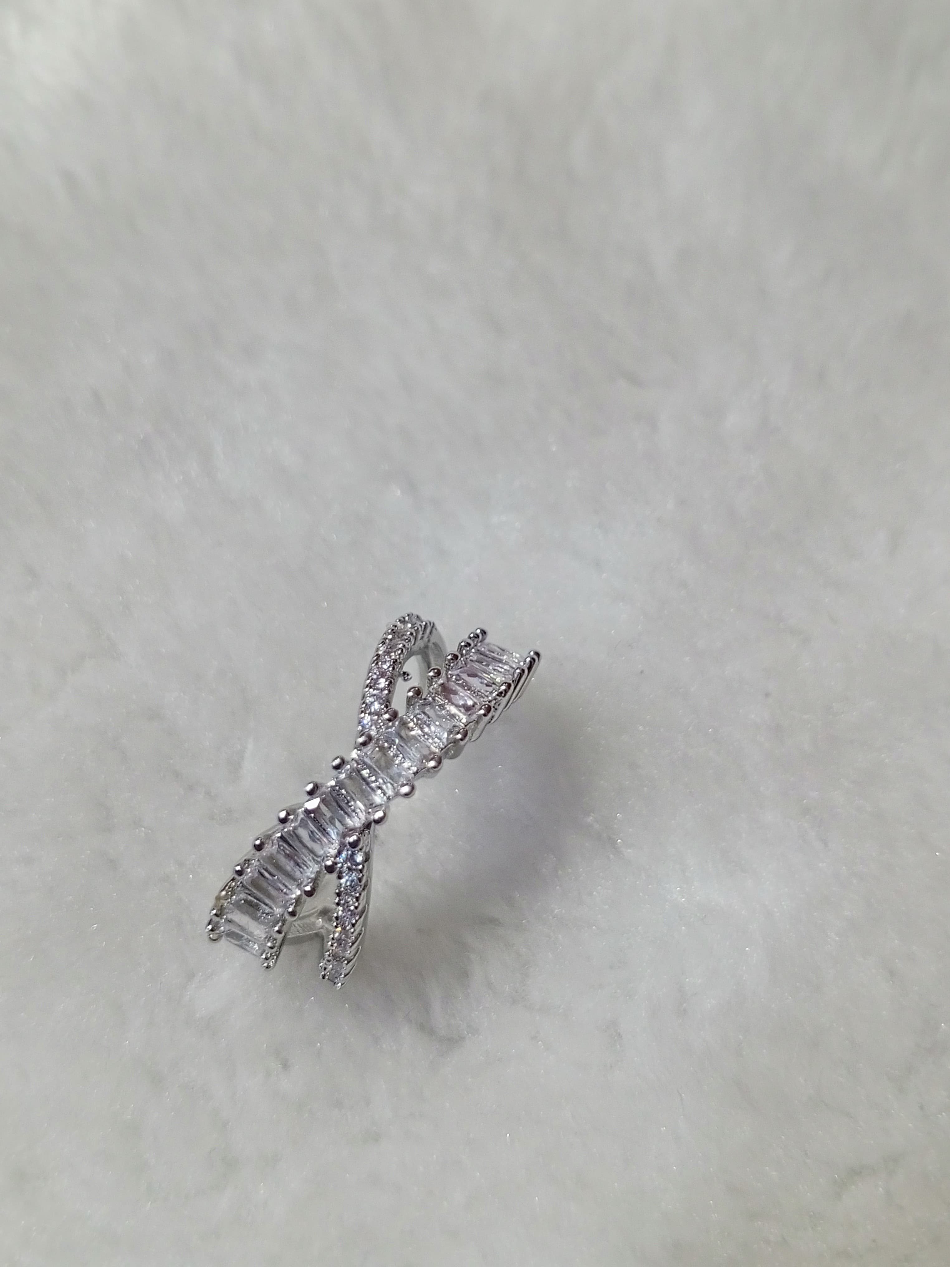 Adjustable Criss-Cross Zircon Ring