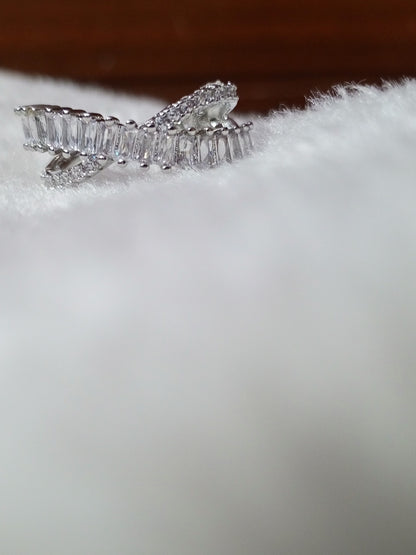 Adjustable Criss-Cross Zircon Ring