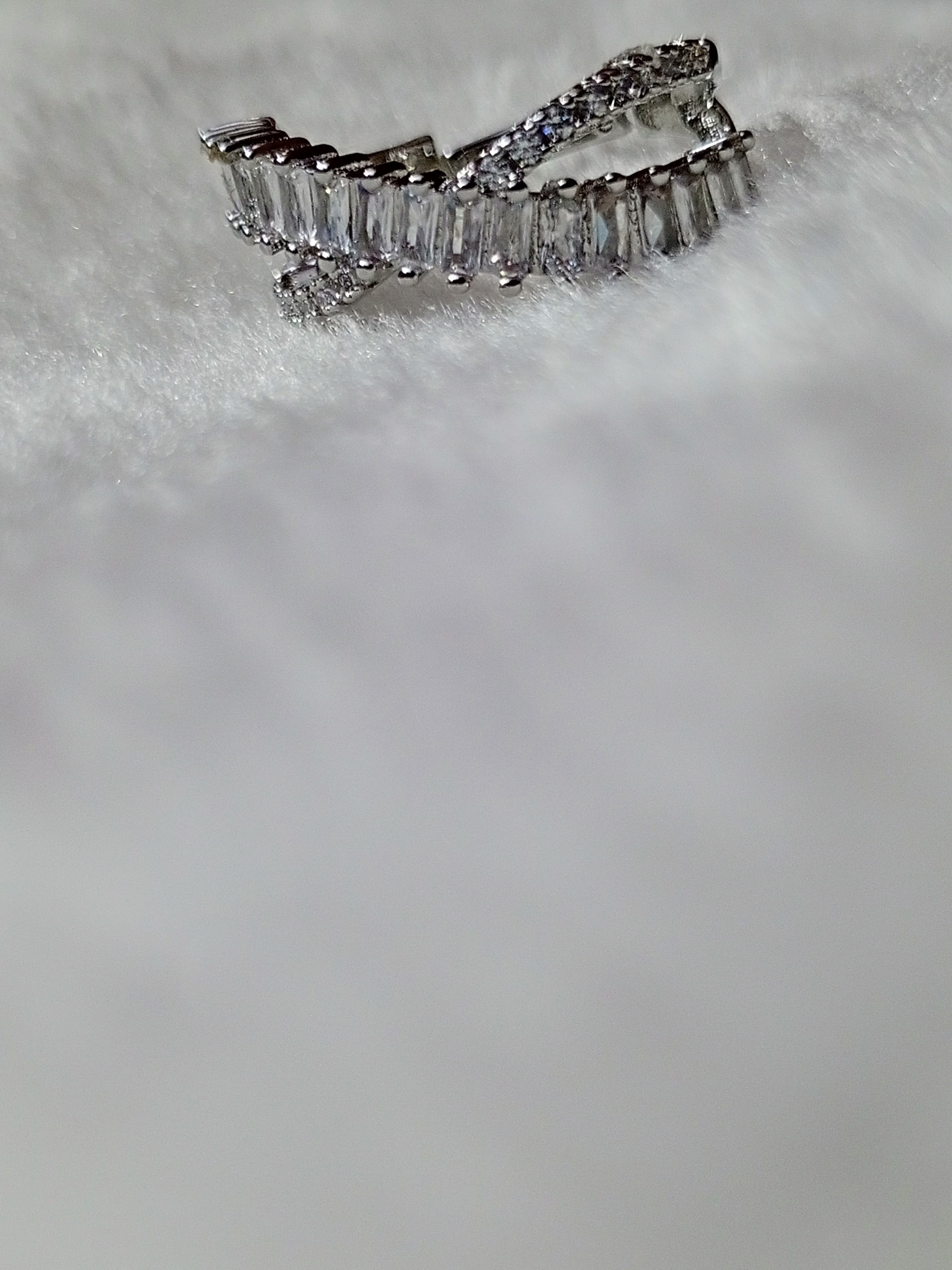 Adjustable Criss-Cross Zircon Ring