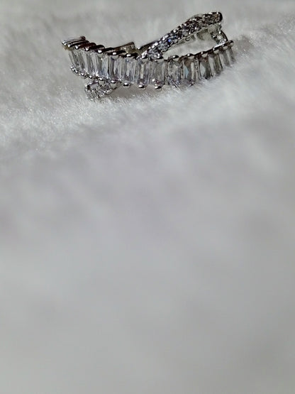 Adjustable Criss-Cross Zircon Ring