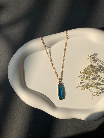 Noor Drop Pendant Necklace