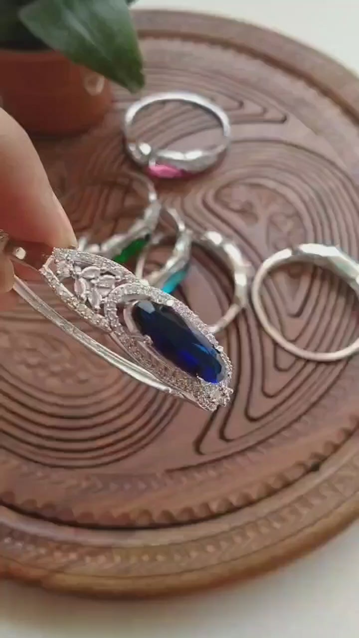 Load video: Indian AD Jhadao Stone Openable Bangle (Each)